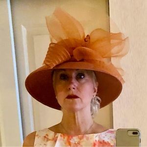 Ladies Derby Appropriate Hat 👒 🐎